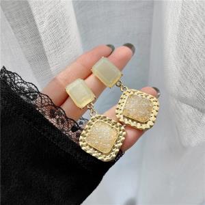 7 Pairs Imitation Pearl Crystal Flower Studs Set