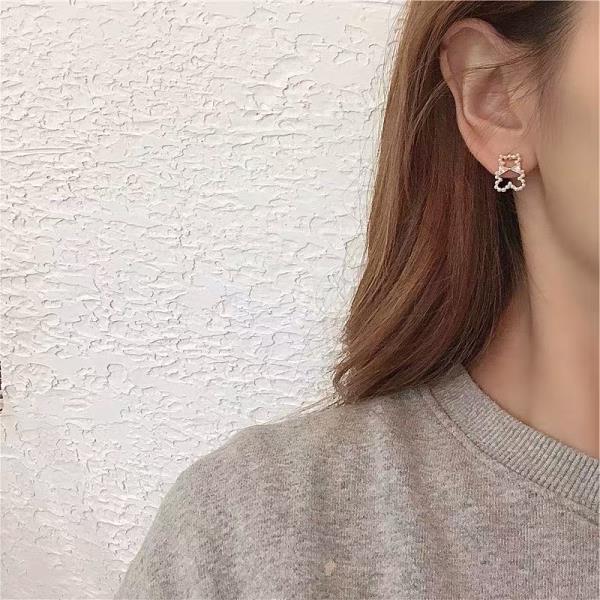 Cute White Pearl Bear Crystal Bow Studs