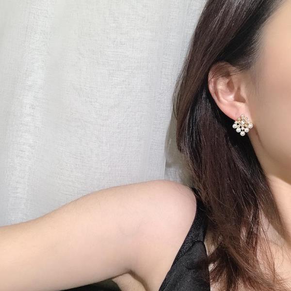Square White Pearl Crystal Studs