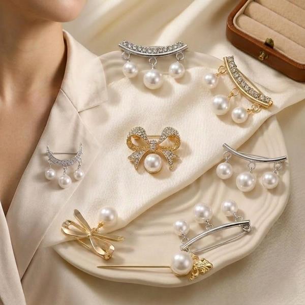 Shiny Crystal Triple Pendant Pearl Brooch