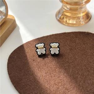 Stunning White Pearl Long Dangle Pendant Drop Earrings