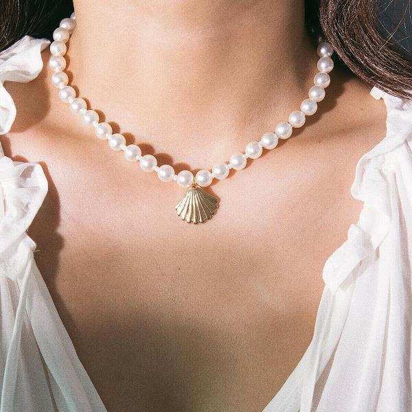 Elegant White Pearl Gold Shell Pendant Necklace