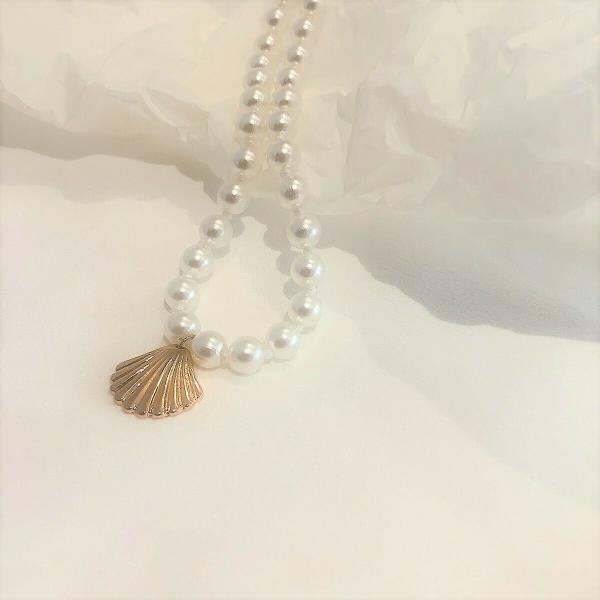 Elegant White Pearl Gold Shell Pendant Necklace
