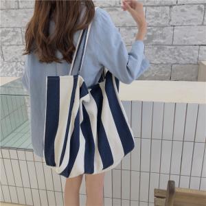 Fluffy White Flower Shoulder Bag