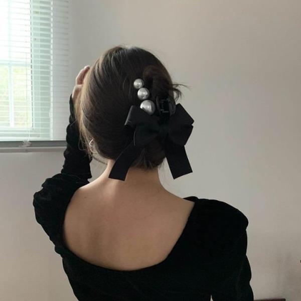 Pearl Bow Hair Claw Jaw